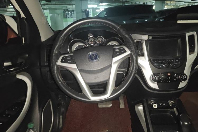 Used CHANGAN CS35 2015 1.6L Automatic Luxury Model China IV Standard Steering Wheel