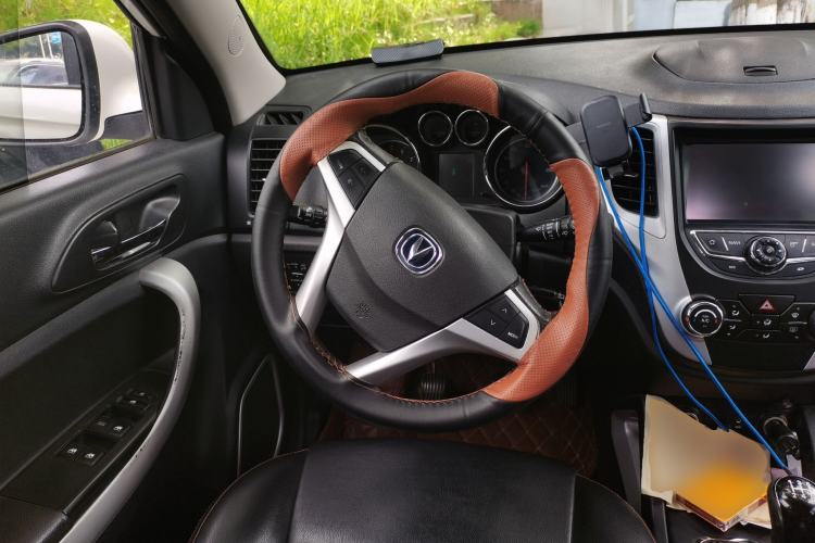 Used CHANGAN CS35 2015 1.6L Manual Luxury Model China IV Standard Steering Wheel