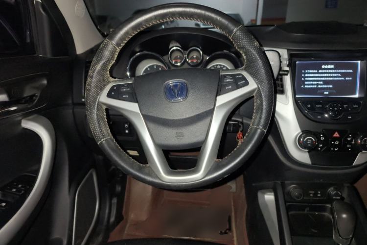 Used CHANGAN CS35 2015 1.6L Automatic Luxury Model China IV Standard Steering Wheel