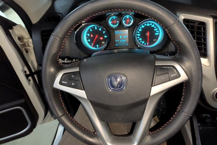 Used CHANGAN CS35 2015 1.6L Manual Luxury Model China IV Standard Steering Wheel