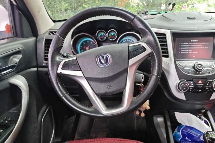 Used CHANGAN CS35 2015 1.6L Manual Luxury Model China IV Standard Steering Wheel