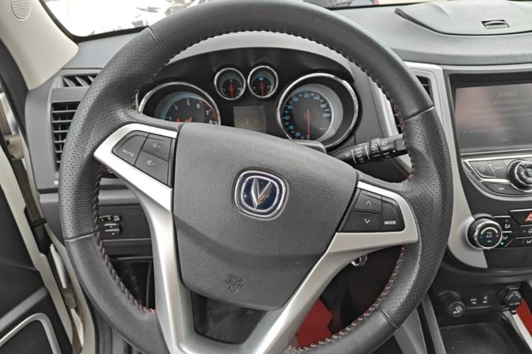 Used CHANGAN CS35 2015 1.6L Manual Luxury Model China IV Standard Steering Wheel