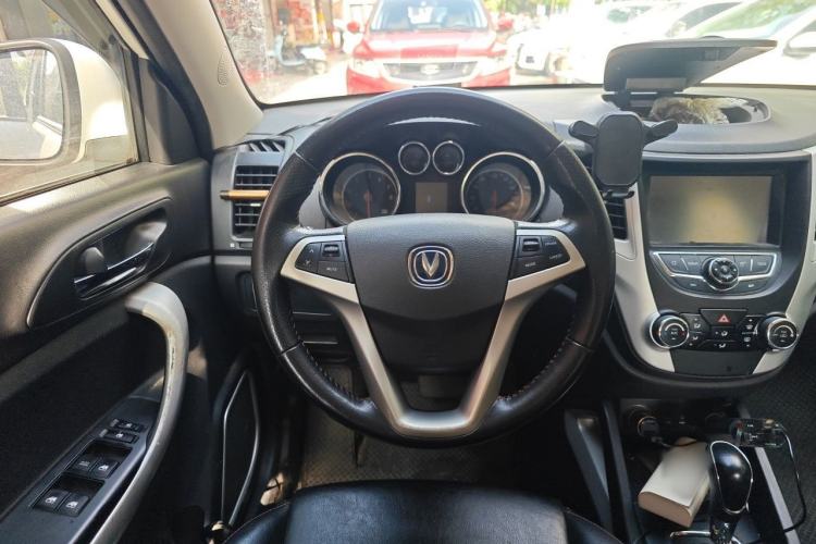 Used CHANGAN CS35 2015 1.6L Automatic Luxury Model China IV Standard Steering Wheel