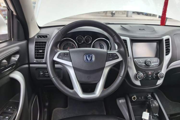 Used CHANGAN CS35 2015 1.6L Automatic Luxury Model China IV Standard Steering Wheel