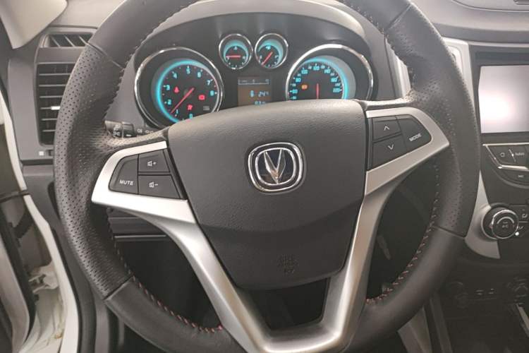 Used CHANGAN CS35 2015 1.6L Manual Luxury Model China IV Standard Steering Wheel