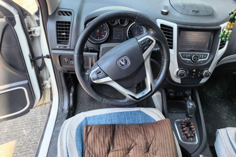 Used CHANGAN CS35 2015 1.6L Automatic Luxury Model China V Standard Steering Wheel