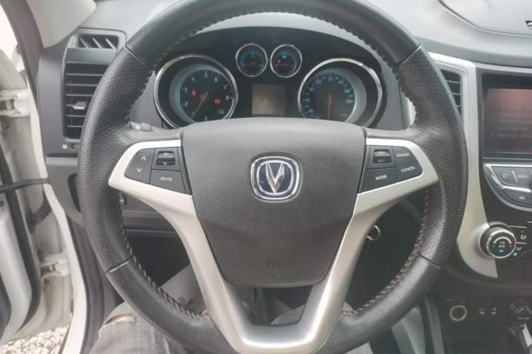 Used CHANGAN CS35 2015 1.6L Automatic Luxury Model China IV Standard Steering Wheel