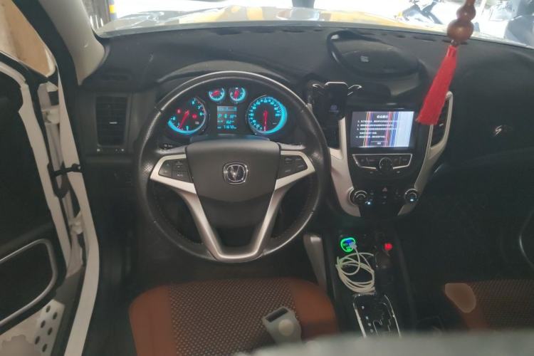 Used CHANGAN CS35 2015 1.6L Automatic Luxury Model China V Standard Steering Wheel