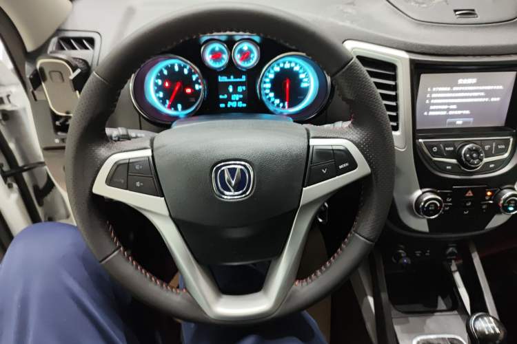 Used CHANGAN CS35 2015 1.6L Manual Luxury Model China IV Standard Steering Wheel