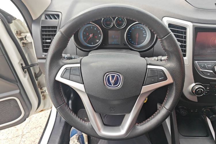 Used CHANGAN CS35 2015 1.6L Manual Luxury Model China IV Standard Steering Wheel