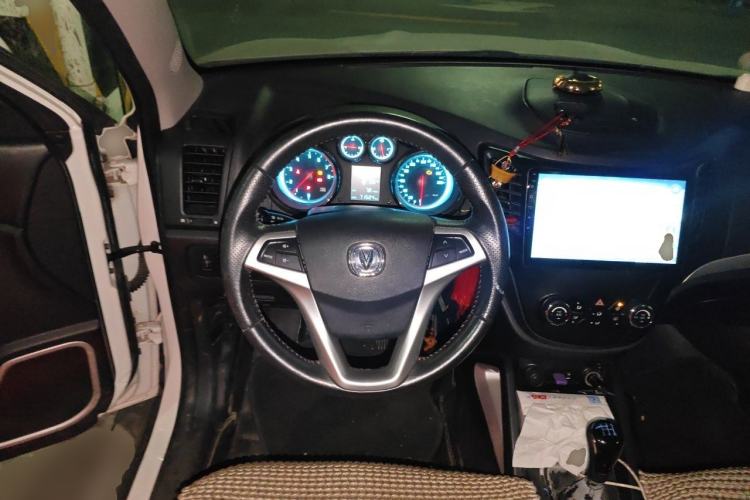 Used CHANGAN CS35 2015 1.6L Manual Luxury Model China IV Standard Steering Wheel