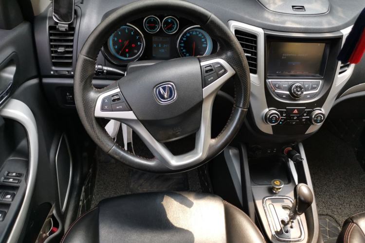 Used CHANGAN CS35 2015 1.6L Automatic Luxury Model China IV Standard Steering Wheel