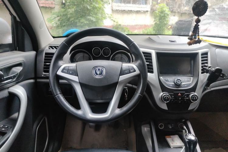Used CHANGAN CS35 2015 1.6L Manual Luxury Model China V Standard Steering Wheel