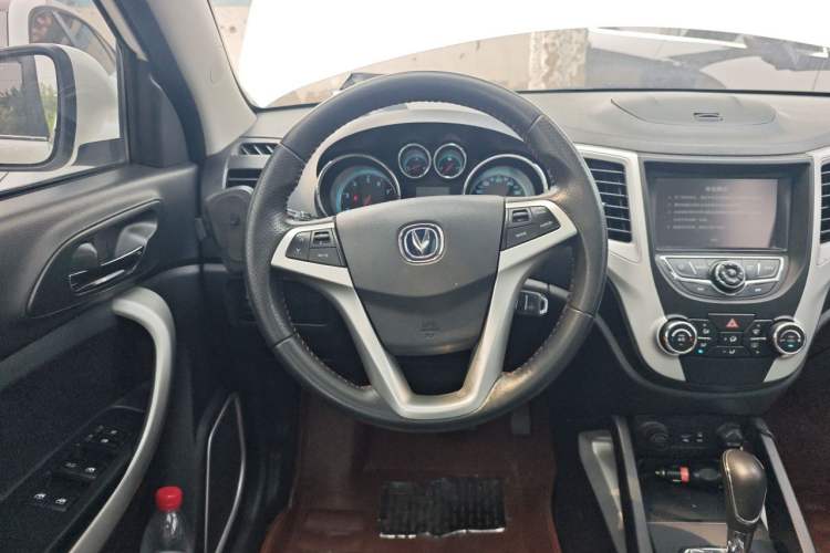Used CHANGAN CS35 2015 1.6L Automatic Luxury Model China V Standard Steering Wheel
