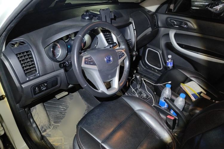Used CHANGAN CS35 2015 1.6L Automatic Luxury Model China IV Standard Steering Wheel