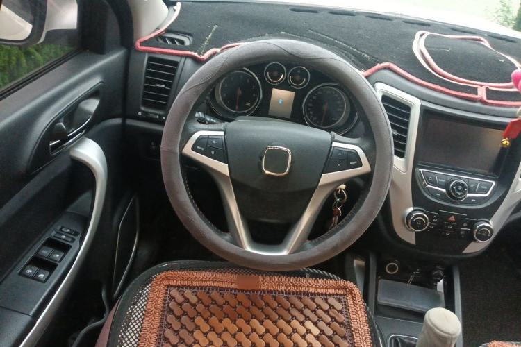 Used CHANGAN CS35 2015 1.6L Manual Luxury Model China V Standard Steering Wheel