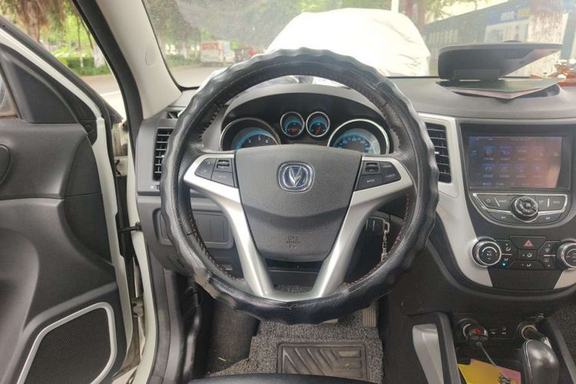 Used CHANGAN CS35 2015 1.6L Automatic Luxury Model China IV Standard Steering Wheel