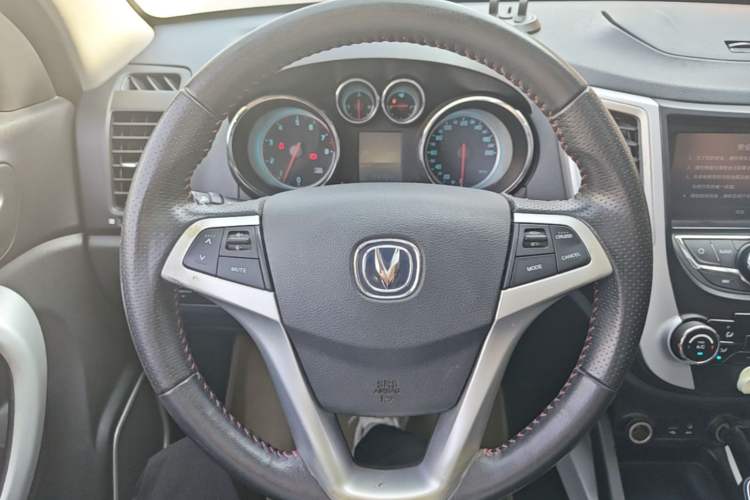 Used CHANGAN CS35 2015 1.6L Automatic Luxury Model China IV Standard Steering Wheel