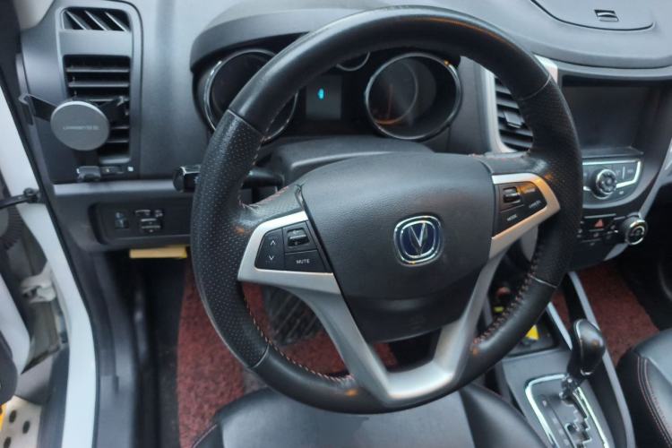 Used CHANGAN CS35 2015 1.6L Automatic Luxury Model China V Standard Steering Wheel