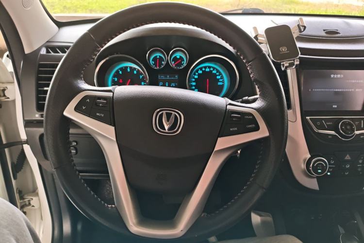 Used CHANGAN CS35 2015 1.6L Automatic Luxury Model China V Standard Steering Wheel