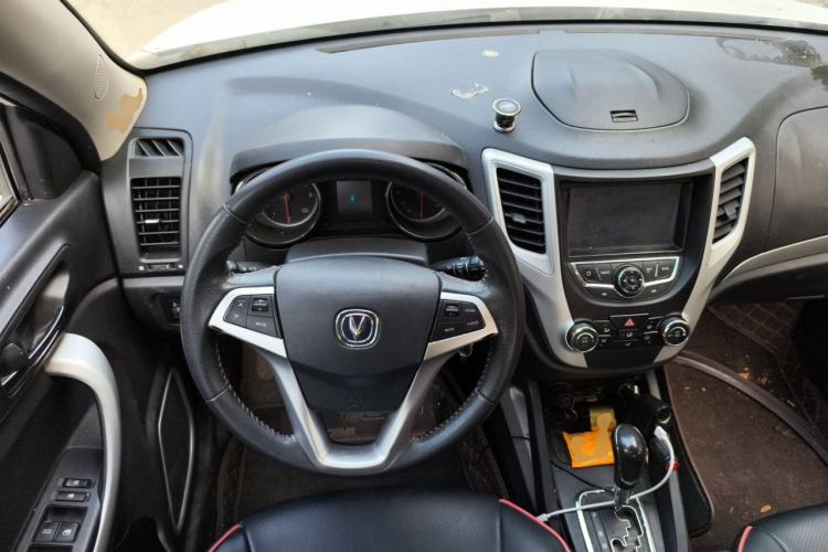 Used CHANGAN CS35 2015 1.6L Automatic Luxury Model China V Standard Steering Wheel