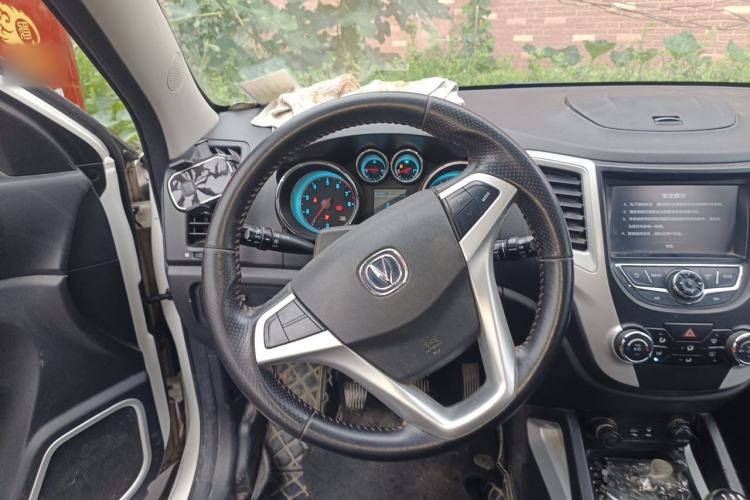 Used CHANGAN CS35 2015 1.6L Manual Luxury Model China IV Standard Steering Wheel