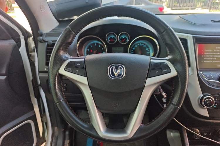 Used CHANGAN CS35 2015 1.6L Manual Luxury Model China IV Standard Steering Wheel