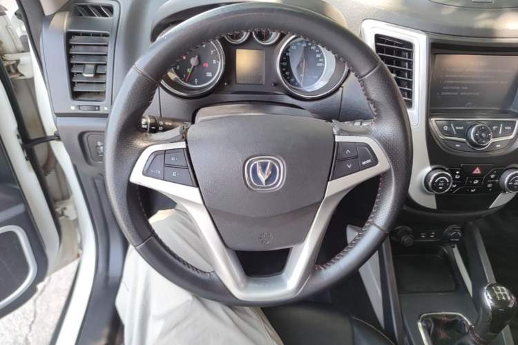 Used CHANGAN CS35 2015 1.6L Manual Luxury Model China IV Standard Steering Wheel