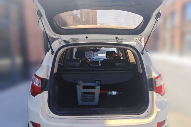 Used CHANGAN CS35 2015 1.6L Automatic Luxury Model China IV Standard Trunk