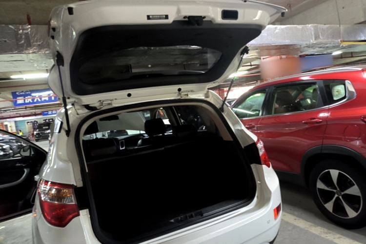 Used CHANGAN CS35 2015 1.6L Manual Luxury Model China IV Standard Trunk