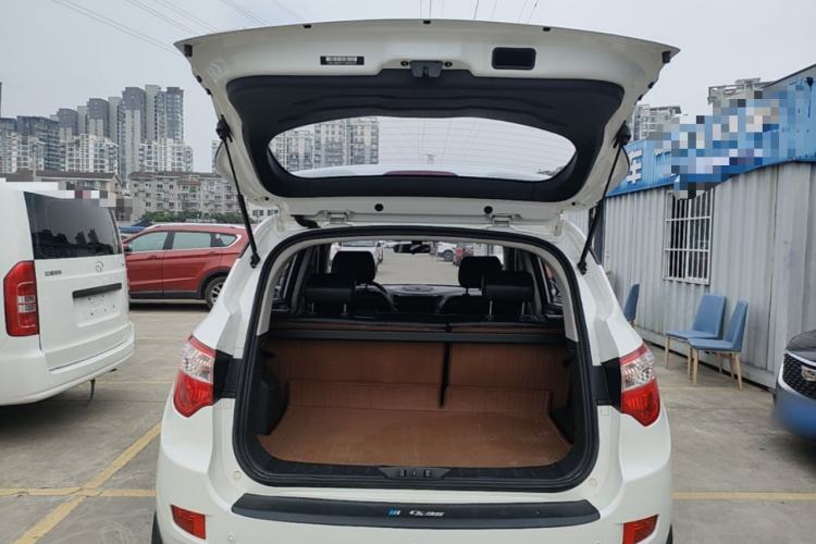 Used CHANGAN CS35 2015 1.6L Manual Luxury Model China IV Standard Trunk