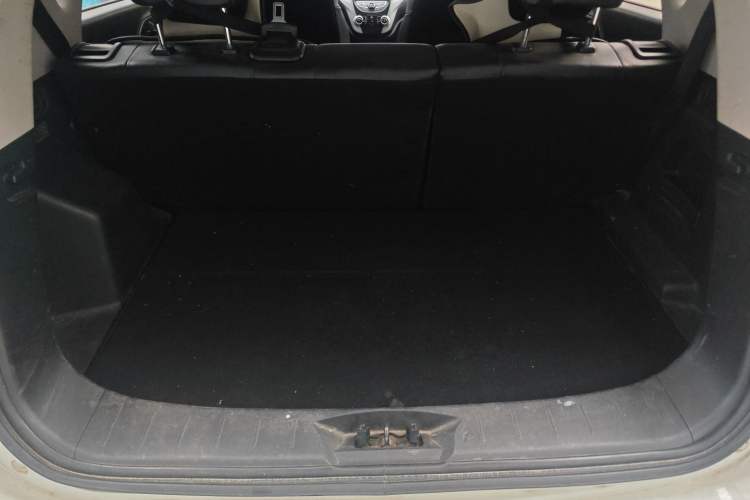Used CHANGAN CS35 2015 1.6L Manual Luxury Model China V Standard Trunk