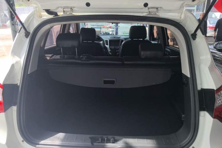 Used CHANGAN CS35 2015 1.6L Automatic Luxury Model China IV Standard Trunk