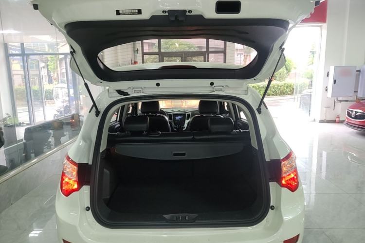 Used CHANGAN CS35 2015 1.6L Manual Luxury Model China IV Standard Trunk
