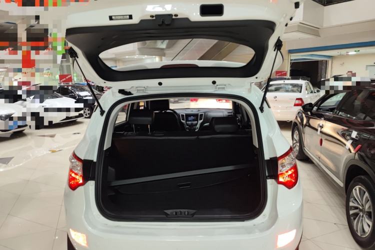 Used CHANGAN CS35 2015 1.6L Manual Luxury Model China IV Standard Trunk