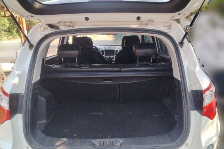 Used CHANGAN CS35 2015 1.6L Manual Luxury Model China IV Standard Trunk