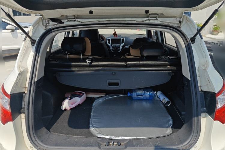 Used CHANGAN CS35 2015 1.6L Manual Luxury Model China IV Standard Trunk