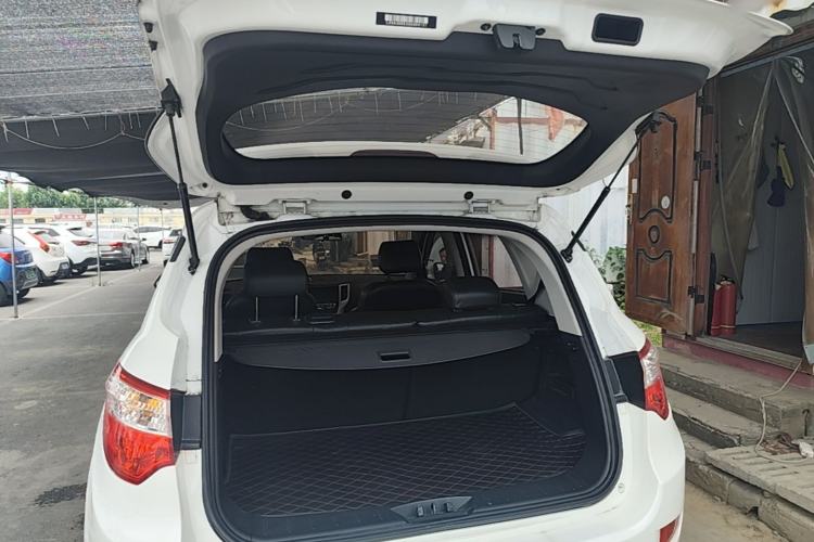 Used CHANGAN CS35 2015 1.6L Automatic Luxury Model China V Standard Trunk