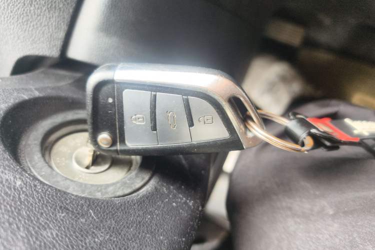 Used CHANGAN CS35 2015 1.6L Manual Luxury Model China IV Standard Vehicle Key