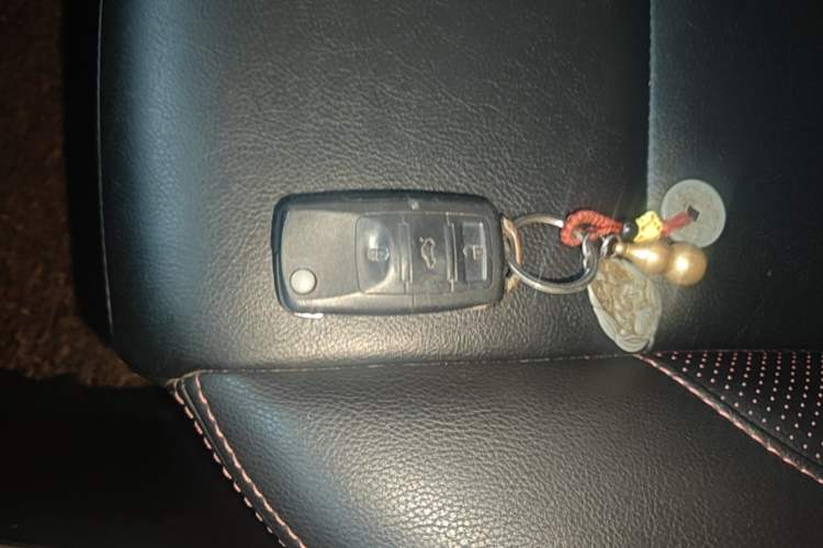 Used CHANGAN CS35 2015 1.6L Automatic Luxury Model China IV Standard Vehicle Key