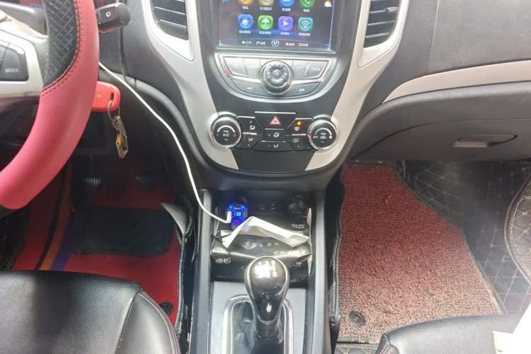 Used CHANGAN CS35 2015 1.6L Manual Luxury Model China IV Standard Audio And AC Panel