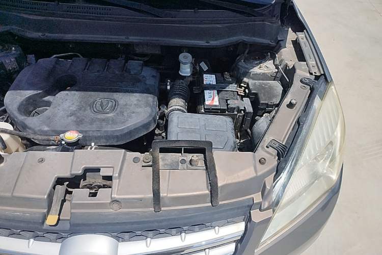 Used CHANGAN CS35 2015 1.6L Automatic Luxury Model China IV Standard Engine Bay Left