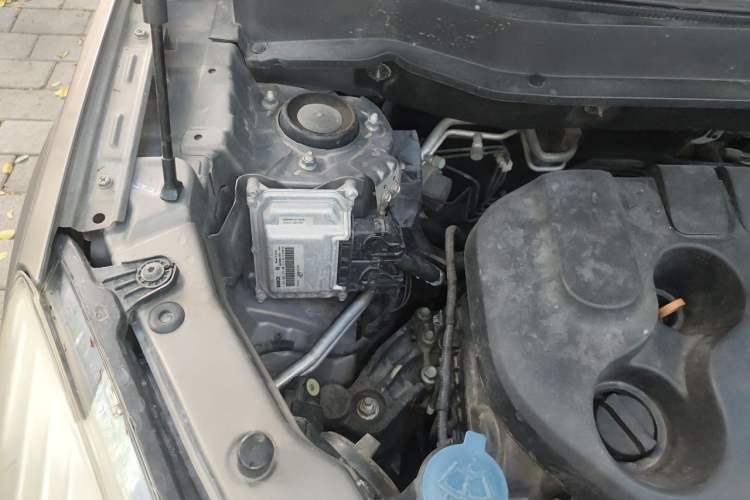 Used CHANGAN CS35 2015 1.6L Automatic Prestige Model China V Standard Engine Bay Right