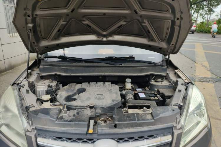 Used CHANGAN CS35 2015 1.6L Automatic Luxury Model China IV Standard Engine Bay