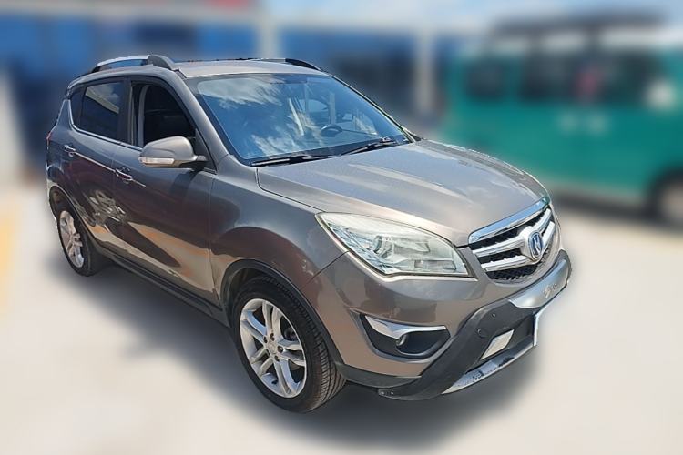 Used CHANGAN CS35 2015 1.6L Automatic Luxury Model China IV Standard Front Right 45 Deg