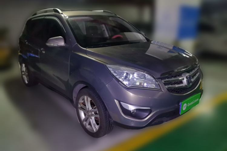Used CHANGAN CS35 2015 1.6L Manual Luxury Model China IV Standard Front Right 45 Deg