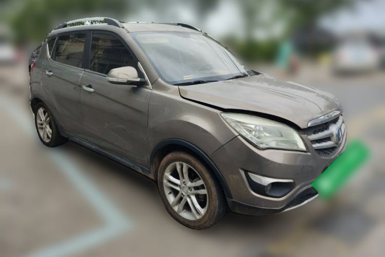 Used CHANGAN CS35 2015 1.6L Automatic Luxury Model China IV Standard Front Right 45 Deg