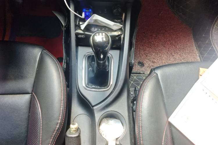 Used CHANGAN CS35 2015 1.6L Manual Luxury Model China IV Standard Gear Lever