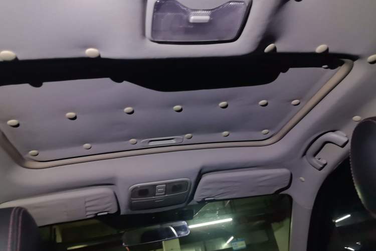 Used CHANGAN CS35 2015 1.6L Manual Luxury Model China IV Standard Headliner