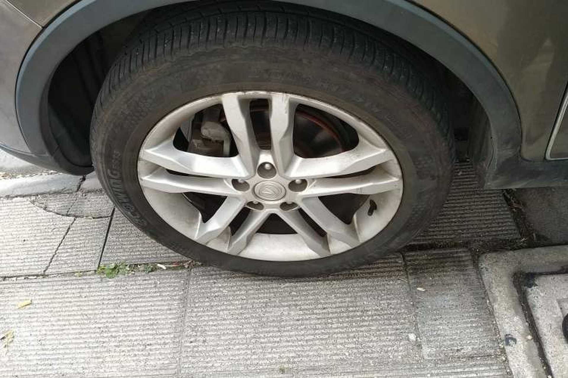 Used CHANGAN CS35 2015 1.6L Automatic Luxury Model China IV Standard Left Front Wheel Hub